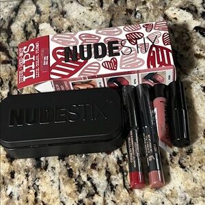 ⚡️💕Nudestix Lip Set 3 Peice Kit Nude + Hot